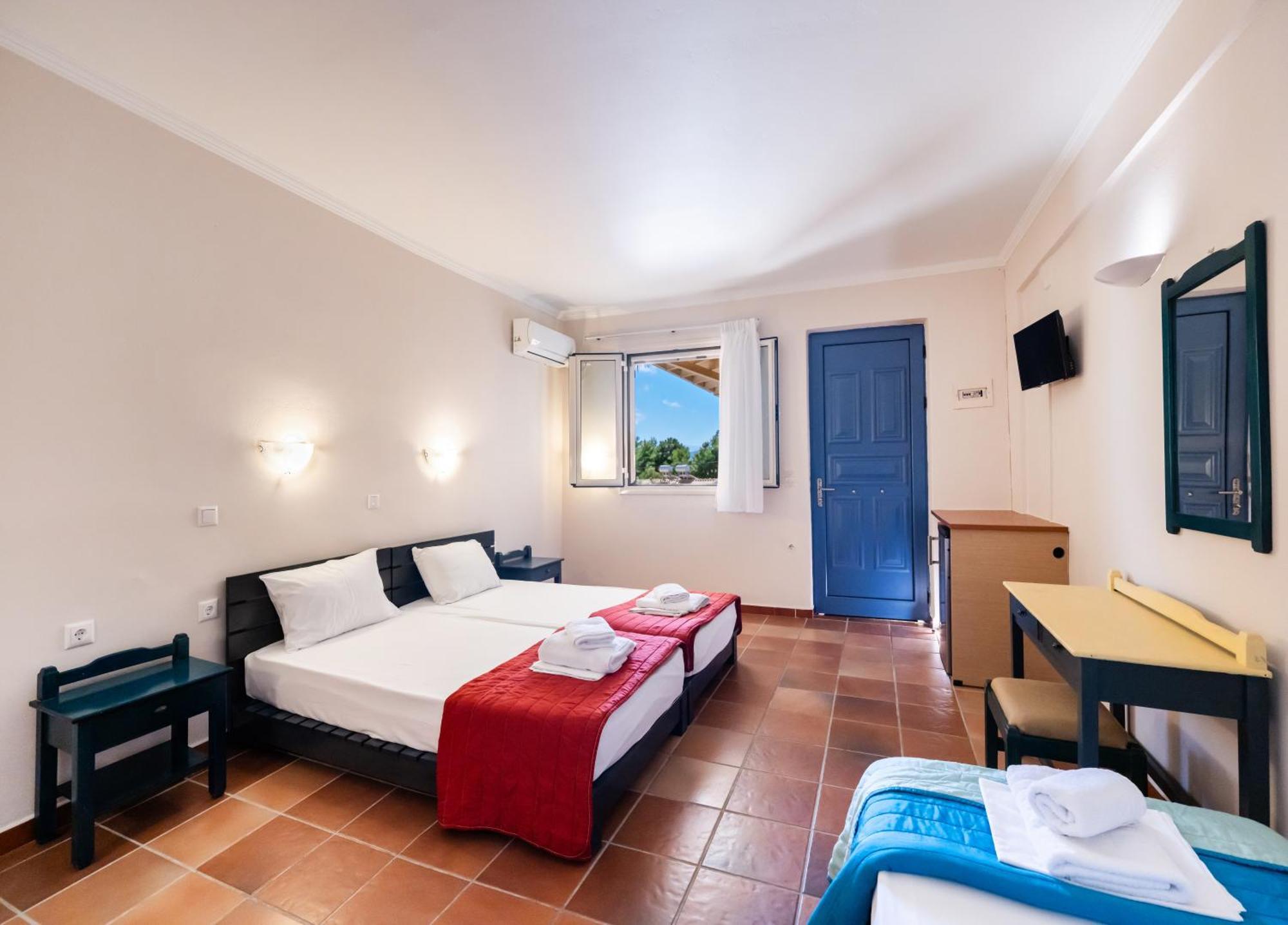 Ionio Hotel Nikiana Bagian luar foto