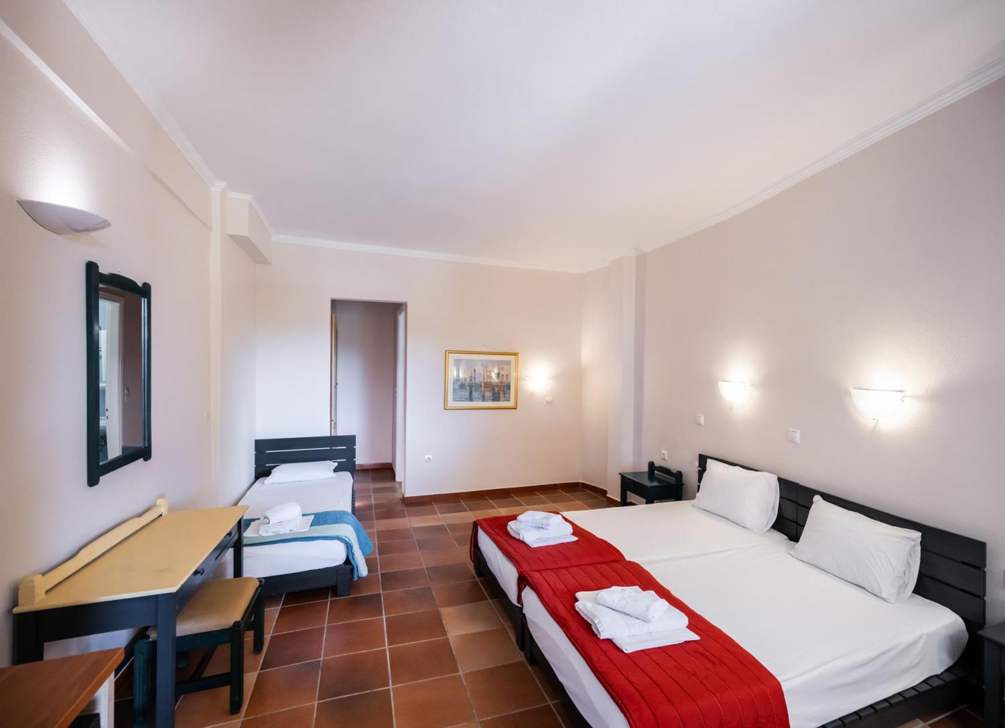 Ionio Hotel Nikiana Bagian luar foto