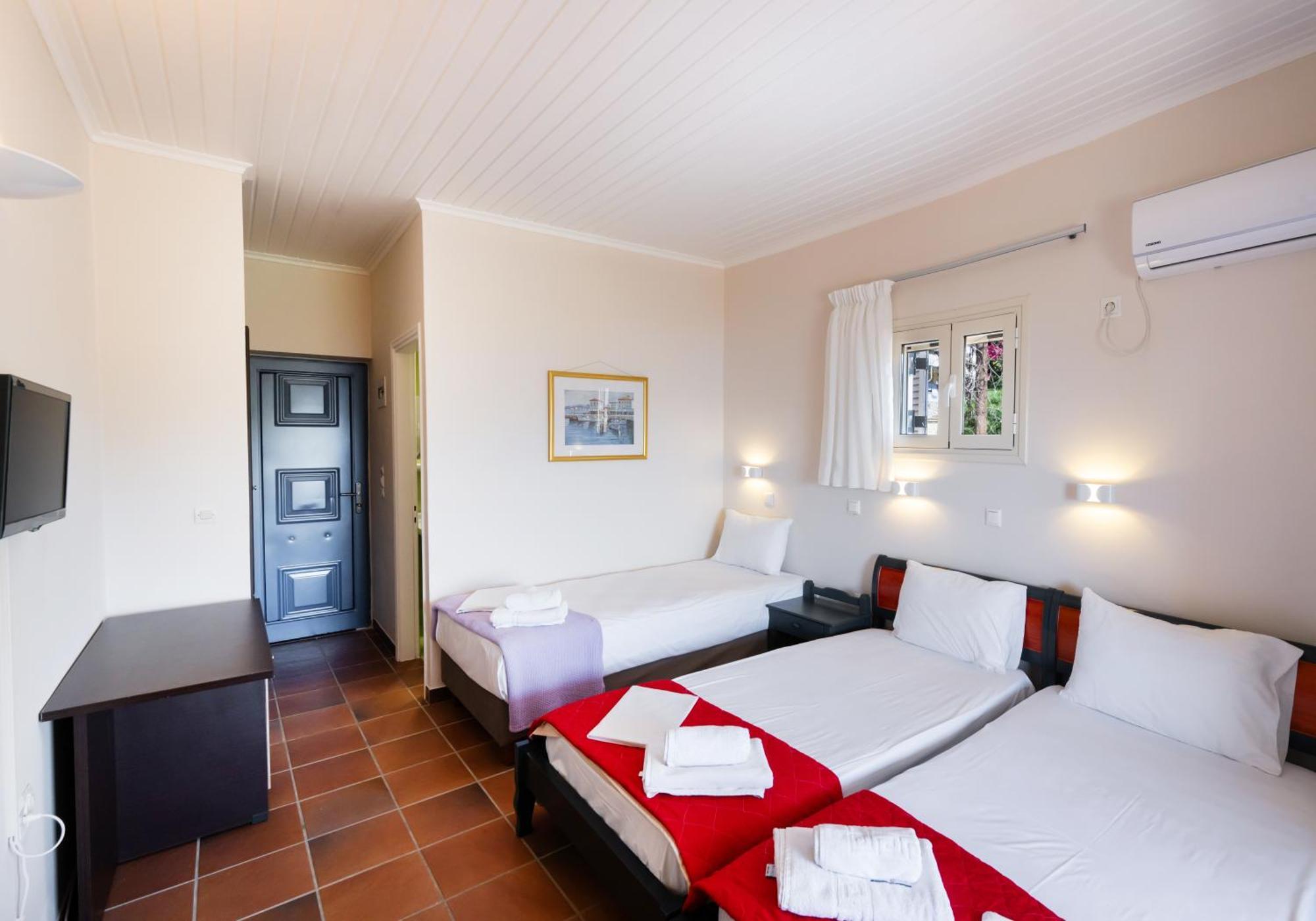 Ionio Hotel Nikiana Bagian luar foto