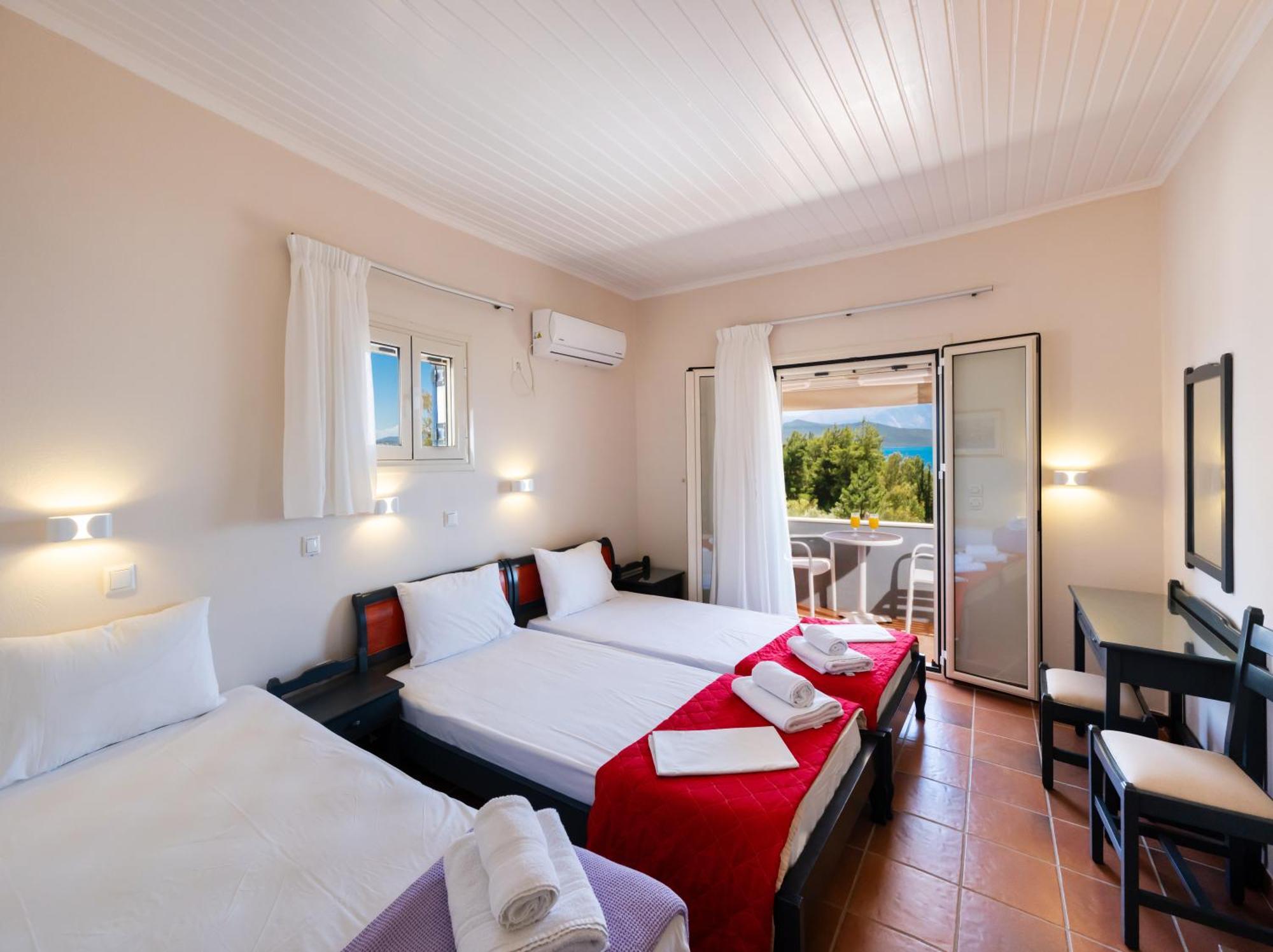 Ionio Hotel Nikiana Bagian luar foto