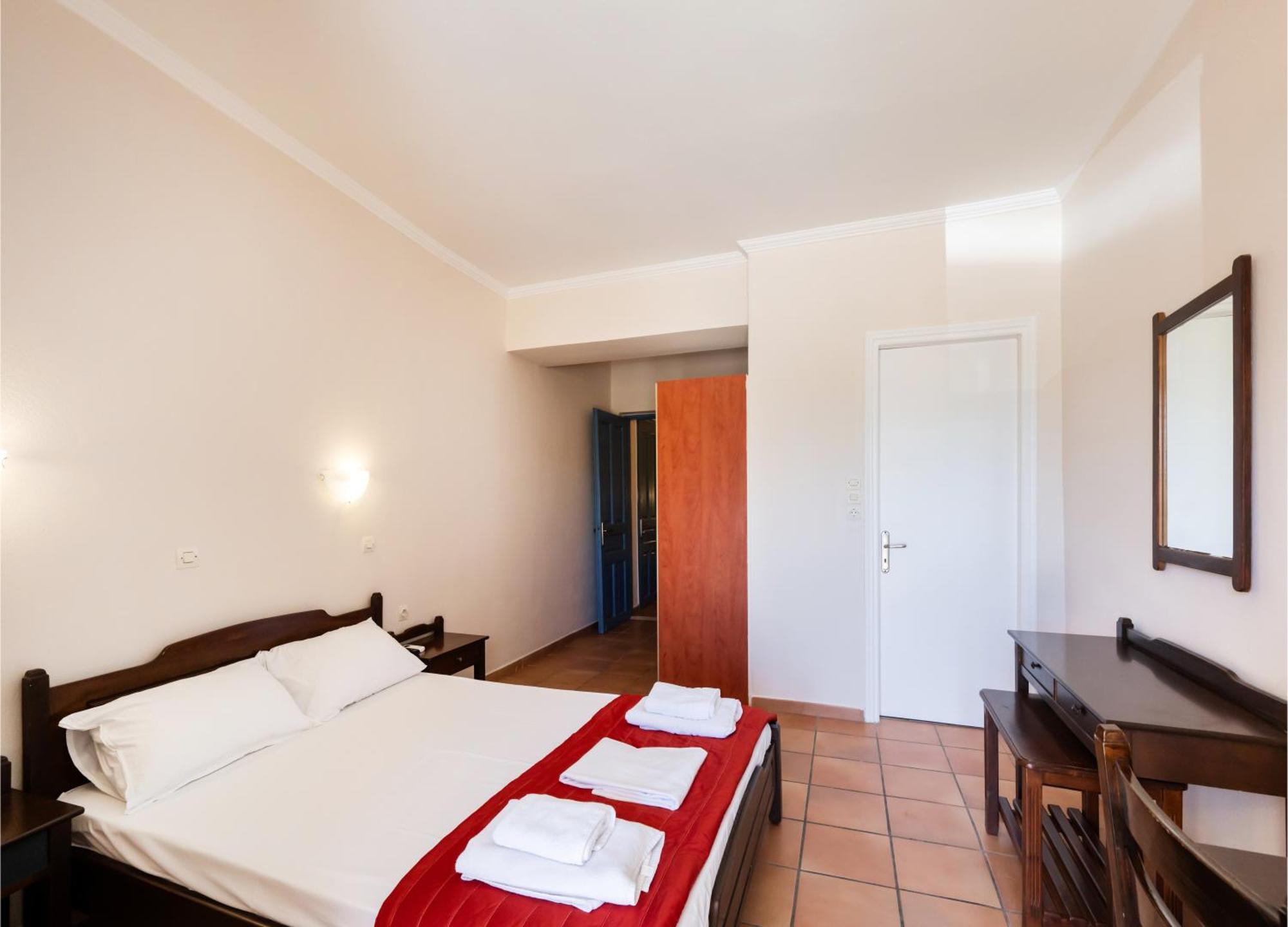 Ionio Hotel Nikiana Bagian luar foto