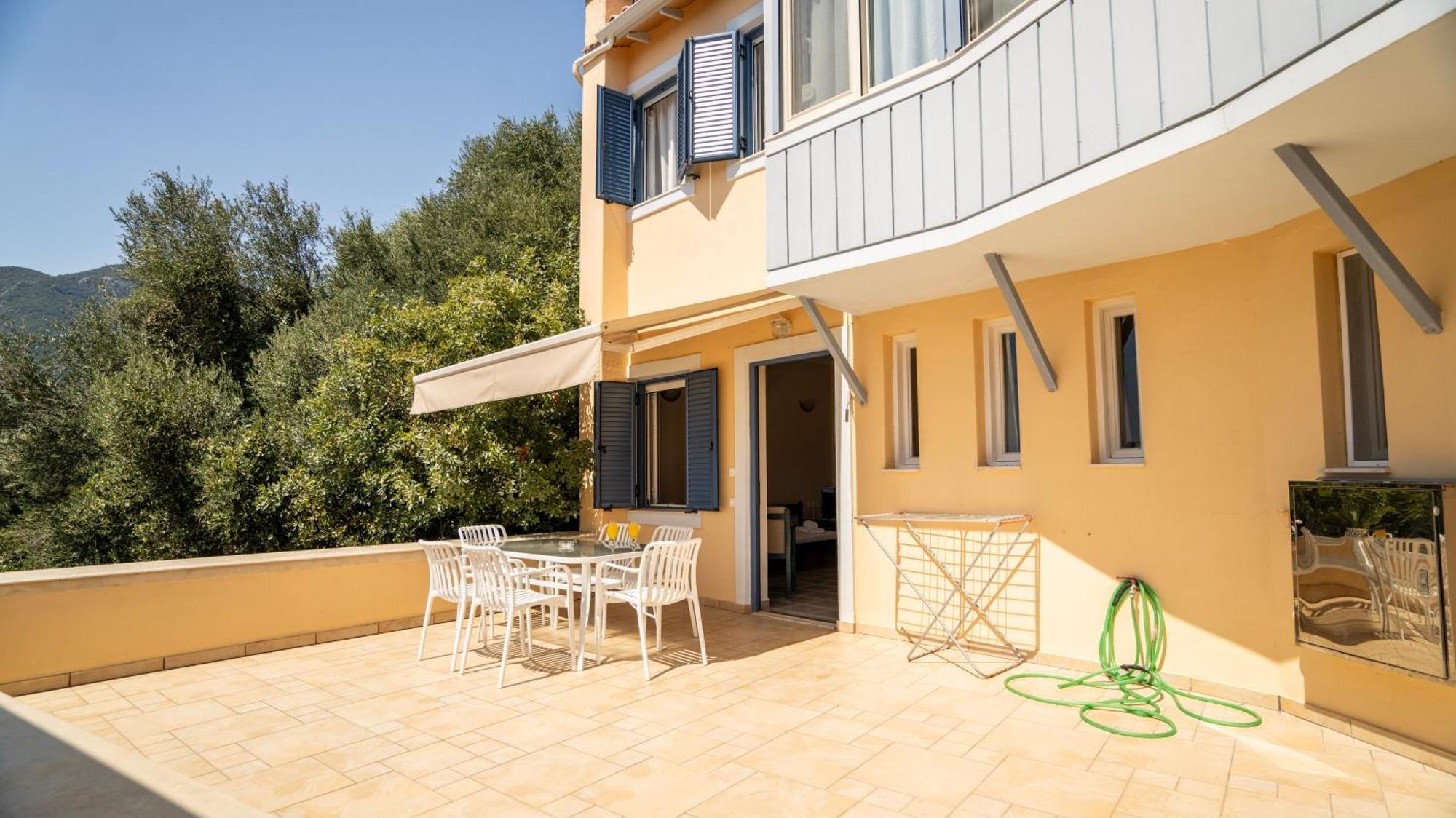 Ionio Hotel Nikiana Bagian luar foto